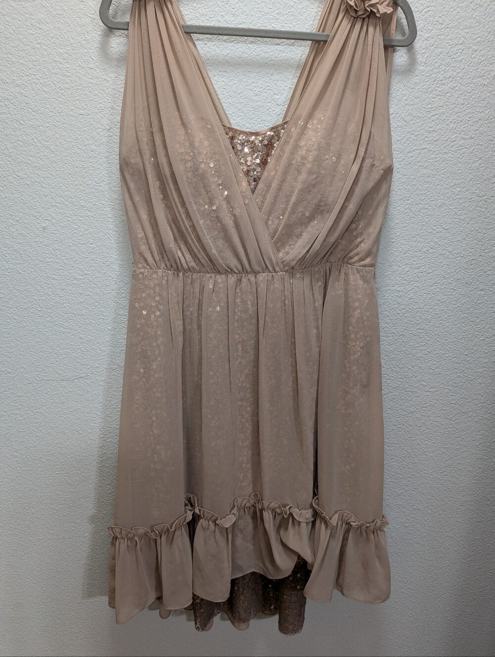 Jessica Simpson Women’s Sleeveless Light Beige Sequin V-Neck Dress
